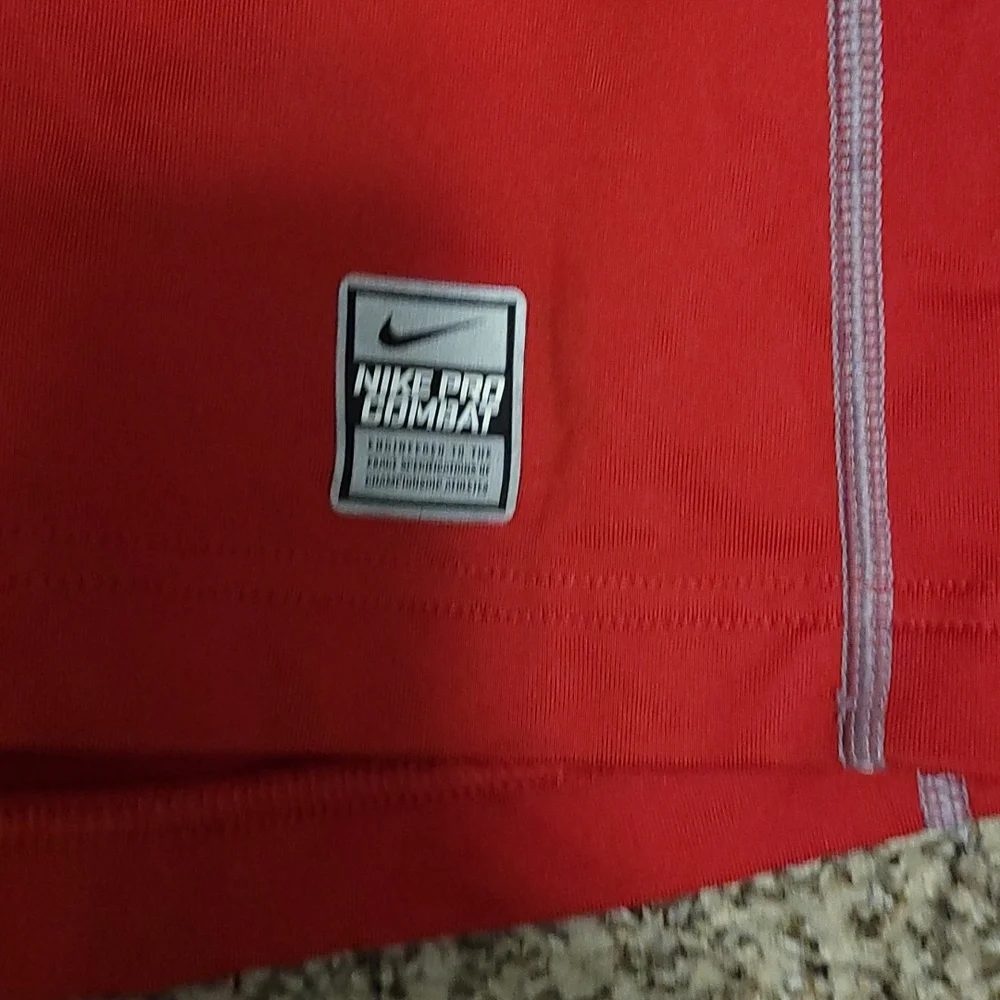Nike - Picture 3 of 5